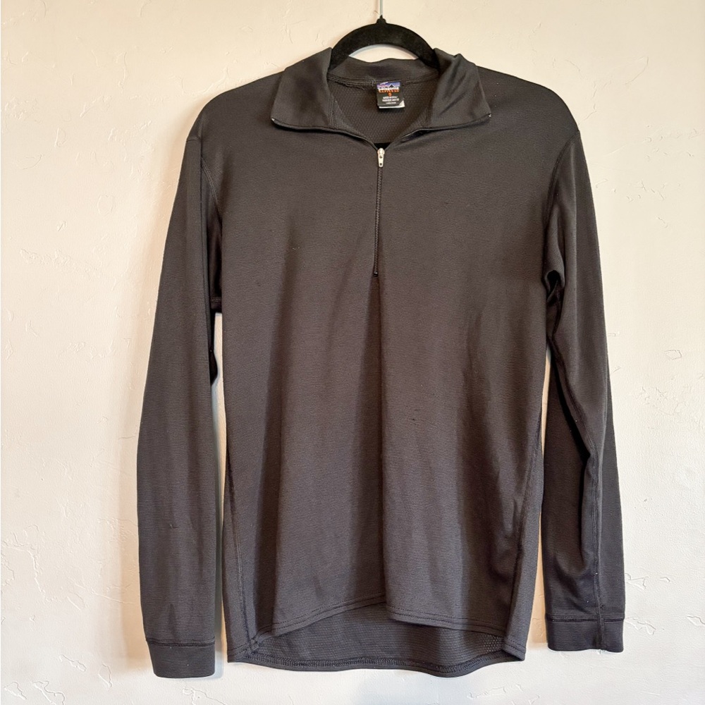 Patagonia black 1/4 zip capilene baselayer